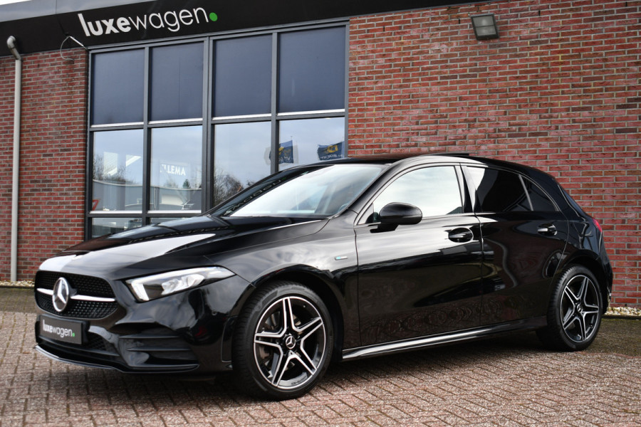Mercedes-Benz A-Klasse 250e AMG Line Pano Burmester El-zetels
