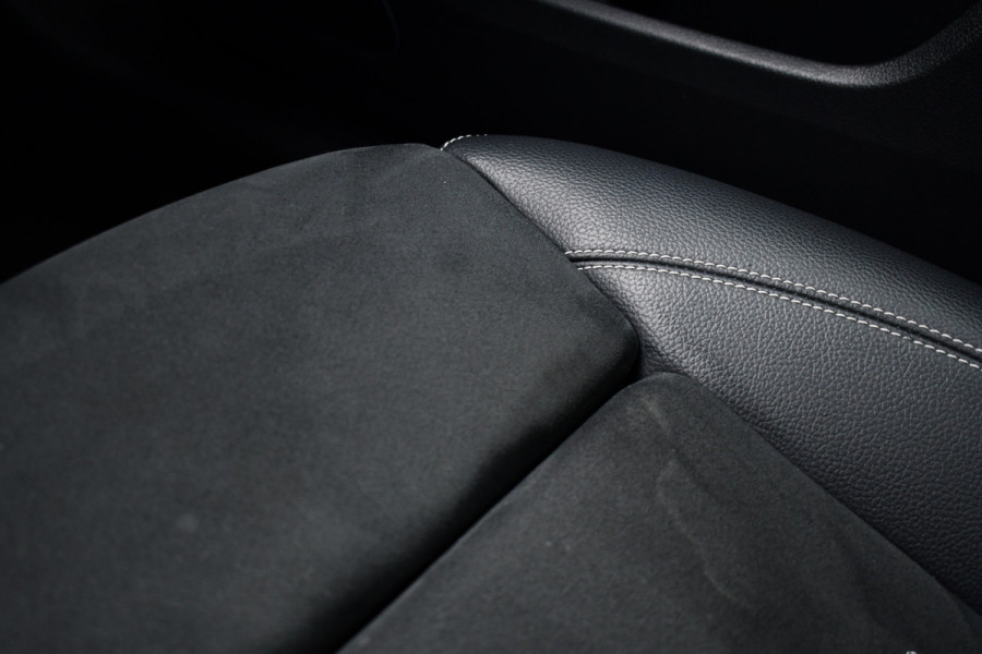 Mercedes-Benz A-Klasse 250e AMG Line Pano Burmester El-zetels