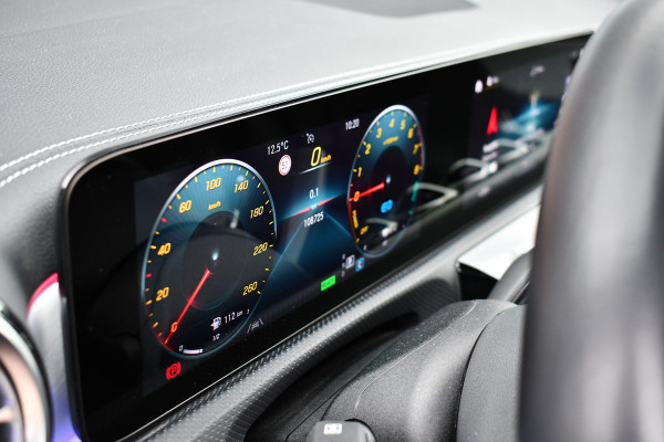 Mercedes-Benz A-Klasse 250e AMG Line Pano Burmester El-zetels