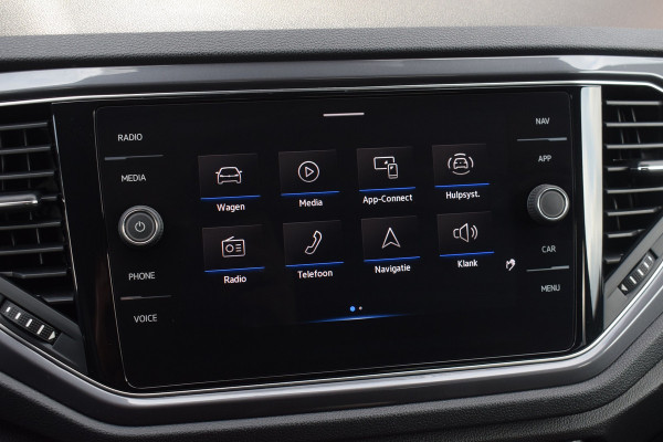 Volkswagen T-Roc 1.5 TSI 150pk DSG R-line | Pano | Camera | Trekhaak | Virtual | Beats