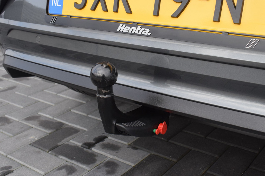 Volkswagen T-Roc 1.5 TSI 150pk DSG R-line | Pano | Camera | Trekhaak | Virtual | Beats