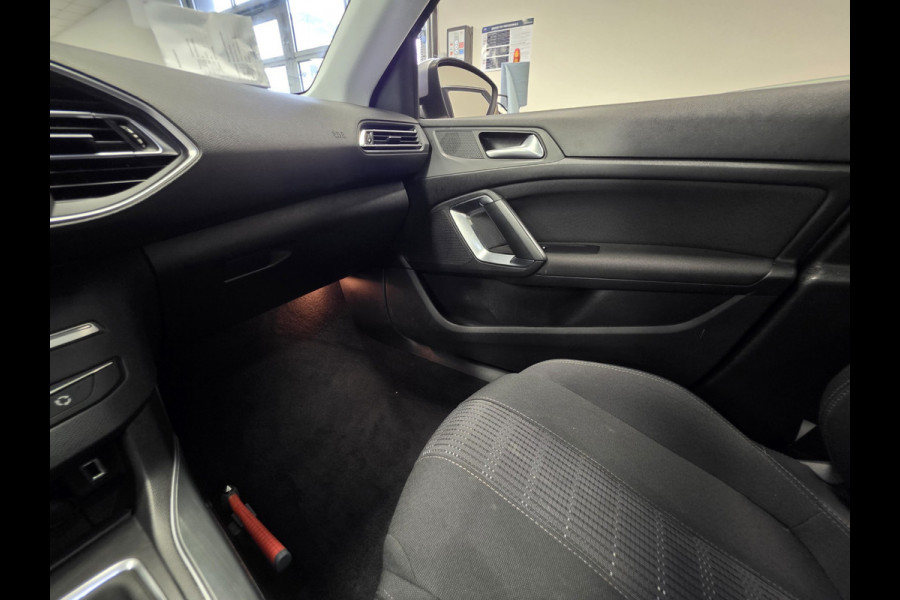 Peugeot 308 SW 1.2 PureTech Blue Lease Premium – Panoramadak – Cruise – NAP – Ruime gezinsauto