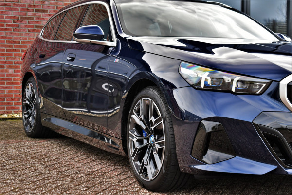 BMW i5 Touring eDrive40 M-Sport Pano Adp-demping B&W Comfzetel+Vent 20inch