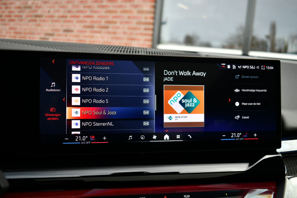 BMW i5 Touring eDrive40 M-Sport Pano Adp-demping B&W Comfzetel+Vent 20inch