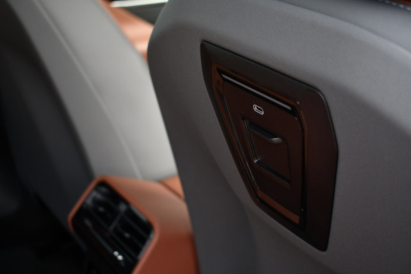 BMW i5 Touring eDrive40 M-Sport Pano Adp-demping B&W Comfzetel+Vent 20inch