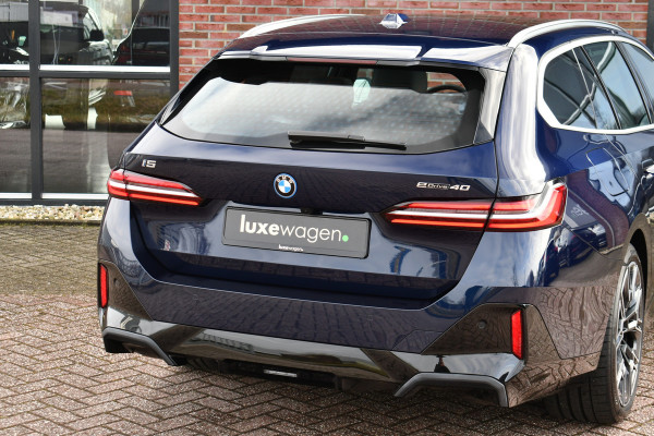 BMW i5 Touring eDrive40 M-Sport Pano Adp-demping B&W Comfzetel+Vent 20inch