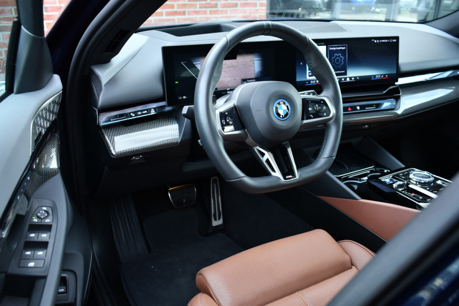 BMW i5 Touring eDrive40 M-Sport Pano Adp-demping B&W Comfzetel+Vent 20inch