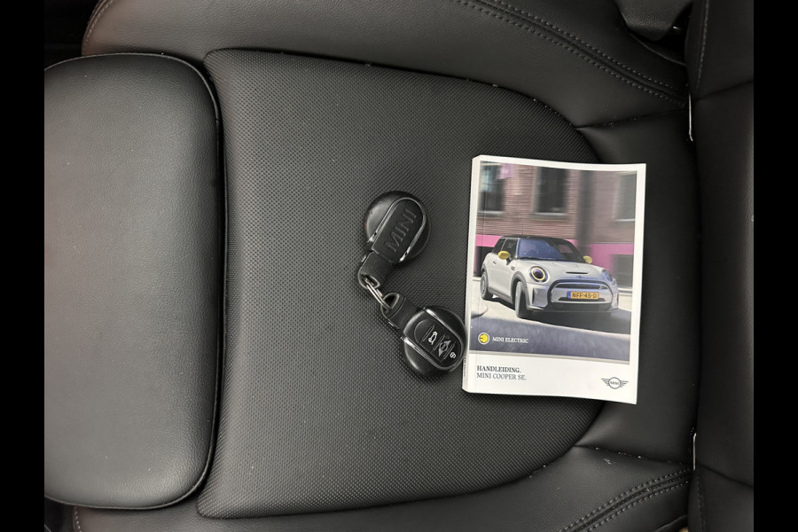 MINI Mini Electric Business Edition 33 kWh [ 3-Fase ] (INCL-BTW) Aut. *LEATHER | FULL-LED | KEYLESS | SPORT-SEATS | NAVI-FULLMAP | ECC | AMBIENT-LIGHT | DAB | DIGI-COCKPIT | PDC | 17"ALU*