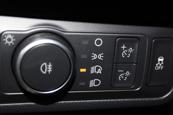 Ford Mustang Mach-E 75kWh/269pk AWD Premium AUTOMAAT volledig ELEKTRISCH ! Fabrieksgarantie t/m 01-03-2027 ! Vierwielaandr., stoel-, stuur- en voorraamverwarming, technologie pakket II, panoramadak, navigatie, telefoonvoorb., winterpakket, parelmoer wit metallic, etc etc