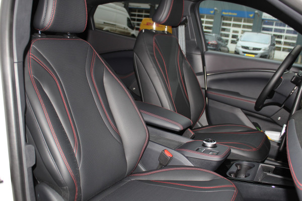 Ford Mustang Mach-E 75kWh/269pk AWD Premium AUTOMAAT volledig ELEKTRISCH ! Fabrieksgarantie t/m 01-03-2027 ! Vierwielaandr., stoel-, stuur- en voorraamverwarming, technologie pakket II, panoramadak, navigatie, telefoonvoorb., winterpakket, parelmoer wit metallic, etc etc