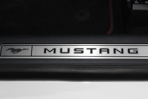 Ford Mustang Mach-E 75kWh/269pk AWD Premium AUTOMAAT volledig ELEKTRISCH ! Fabrieksgarantie t/m 01-03-2027 ! Vierwielaandr., stoel-, stuur- en voorraamverwarming, technologie pakket II, panoramadak, navigatie, telefoonvoorb., winterpakket, parelmoer wit metallic, etc etc