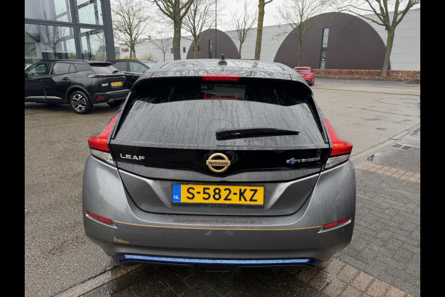 Nissan Leaf Tekna 40 kWh SOH 91%| WARMTEPOMP | BOSE AUDIO | STUUR + STOELVERWARMING VOOR EN ACHTER  | LEDEREN BEKLEDING | 360° CAMERA | DODEHOEKDETECTIE | NETTE COMPLETE AUTO | INCL. 12 MND BOVAG GARANTIE