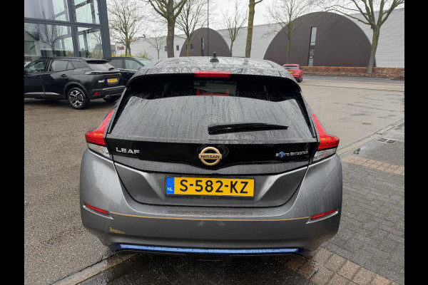 Nissan Leaf Tekna 40 kWh SOH 91%| WARMTEPOMP | BOSE AUDIO | STUUR + STOELVERWARMING VOOR EN ACHTER  | LEDEREN BEKLEDING | 360° CAMERA | DODEHOEKDETECTIE | NETTE COMPLETE AUTO | INCL. 12 MND BOVAG GARANTIE