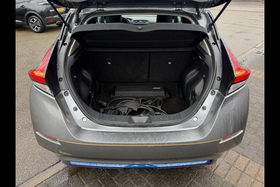 Nissan Leaf Tekna 40 kWh SOH 91%| WARMTEPOMP | BOSE AUDIO | STUUR + STOELVERWARMING VOOR EN ACHTER  | LEDEREN BEKLEDING | 360° CAMERA | DODEHOEKDETECTIE | NETTE COMPLETE AUTO | INCL. 12 MND BOVAG GARANTIE
