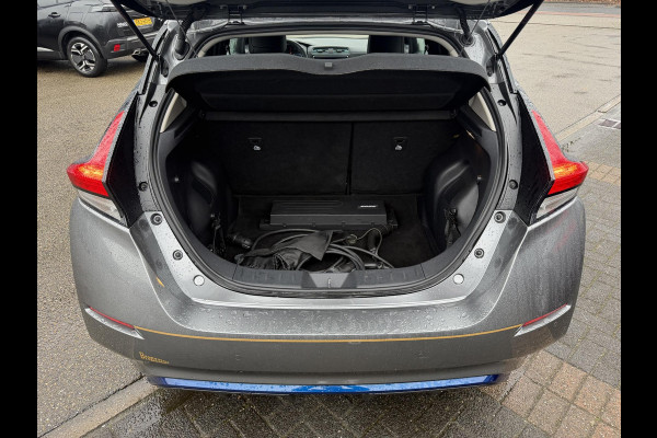 Nissan Leaf Tekna 40 kWh SOH 91%| WARMTEPOMP | BOSE AUDIO | STUUR + STOELVERWARMING VOOR EN ACHTER  | LEDEREN BEKLEDING | 360° CAMERA | DODEHOEKDETECTIE | NETTE COMPLETE AUTO | INCL. 12 MND BOVAG GARANTIE