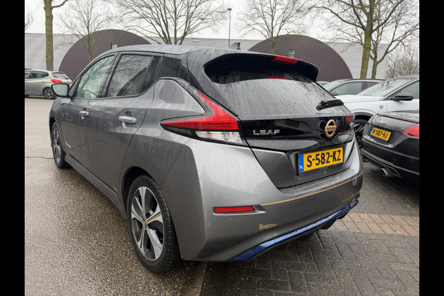 Nissan Leaf Tekna 40 kWh SOH 91%| WARMTEPOMP | BOSE AUDIO | STUUR + STOELVERWARMING VOOR EN ACHTER  | LEDEREN BEKLEDING | 360° CAMERA | DODEHOEKDETECTIE | NETTE COMPLETE AUTO | INCL. 12 MND BOVAG GARANTIE