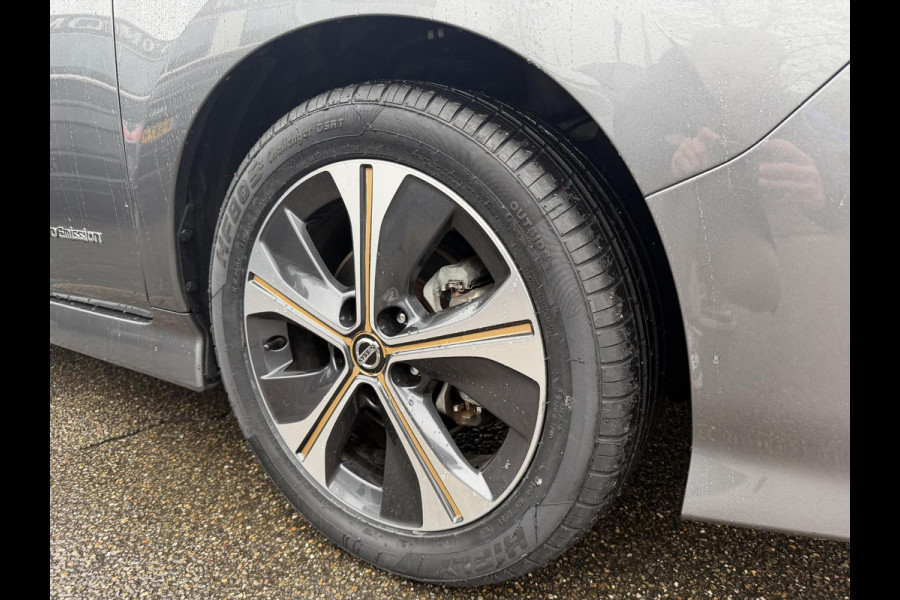 Nissan Leaf Tekna 40 kWh SOH 91%| WARMTEPOMP | BOSE AUDIO | STUUR + STOELVERWARMING VOOR EN ACHTER  | LEDEREN BEKLEDING | 360° CAMERA | DODEHOEKDETECTIE | NETTE COMPLETE AUTO | INCL. 12 MND BOVAG GARANTIE