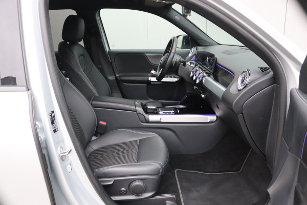 Mercedes-Benz Glb 200 Automaat Business Line 7pers. Trekhaak/Navigatie/Camera/Parkeerhulp/Stoelverwarming