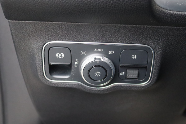 Mercedes-Benz Glb 200 Automaat Business Line 7pers. Trekhaak/Navigatie/Camera/Parkeerhulp/Stoelverwarming