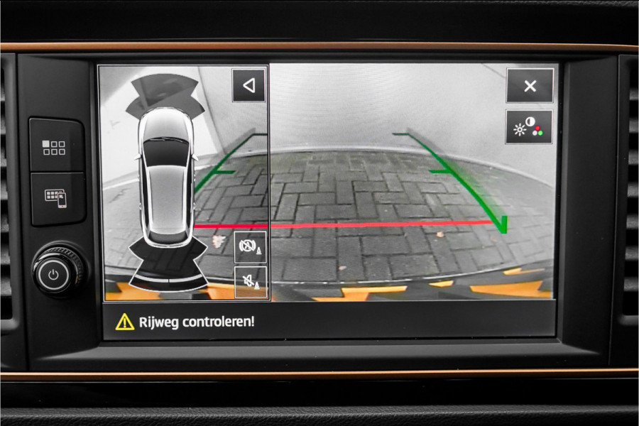 Seat Leon ST 2.0 TSI CUPRA 300 Kuipstoelen Virtual Cockpit Camera 19"