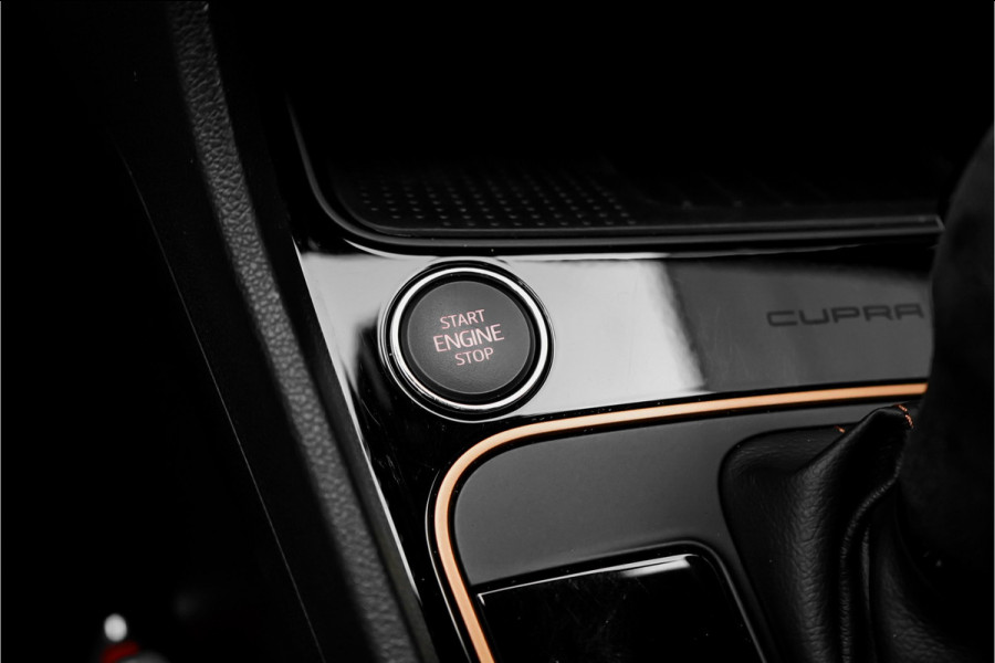 Seat Leon ST 2.0 TSI CUPRA 300 Kuipstoelen Virtual Cockpit Camera 19"