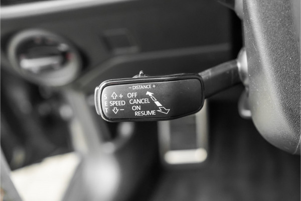 Seat Leon ST 2.0 TSI CUPRA 300 Kuipstoelen Virtual Cockpit Camera 19"