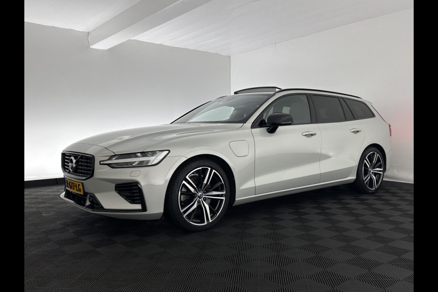 Volvo V60 2.0 T6 Recharge AWD R-Design (Plug-in) (INCL.BTW) Aut. *PANO | HEAD-UP | LEATHER-FABRIC | FULL-LED | MEMORY-PACK | HARMAN/KARDON | DIGI-COCKPIT | HEATED-SPORTSEATS | KEYLESS | DAB+ | NAVI-FULLMAP | PDC | CRUISE | TOWBAR | 19''ALU*