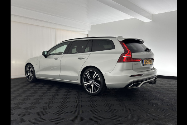 Volvo V60 2.0 T6 Recharge AWD R-Design (Plug-in) (INCL.BTW) Aut. *PANO | HEAD-UP | LEATHER-FABRIC | FULL-LED | MEMORY-PACK | HARMAN/KARDON | DIGI-COCKPIT | HEATED-SPORTSEATS | KEYLESS | DAB+ | NAVI-FULLMAP | PDC | CRUISE | TOWBAR | 19''ALU*