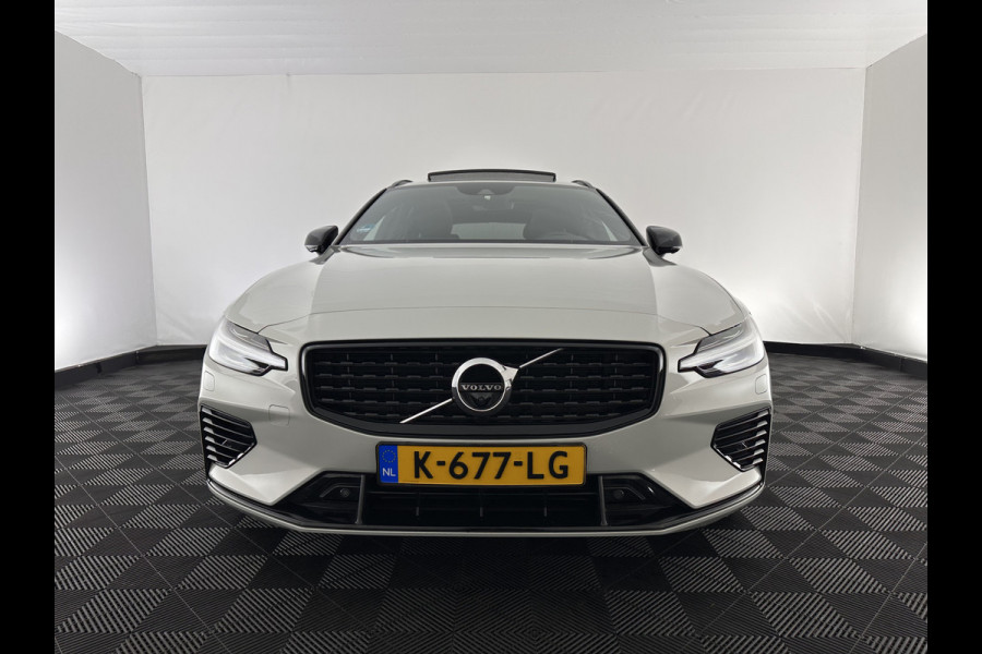 Volvo V60 2.0 T6 Recharge AWD R-Design (Plug-in) (INCL.BTW) Aut. *PANO | HEAD-UP | LEATHER-FABRIC | FULL-LED | MEMORY-PACK | HARMAN/KARDON | DIGI-COCKPIT | HEATED-SPORTSEATS | KEYLESS | DAB+ | NAVI-FULLMAP | PDC | CRUISE | TOWBAR | 19''ALU*