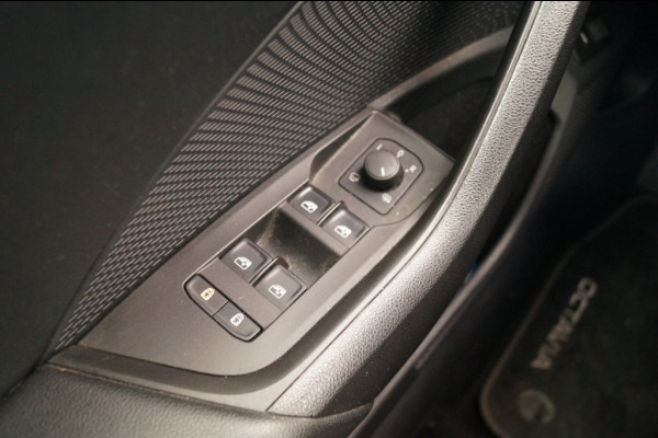 Škoda Octavia Combi 1.0 e-TSI 110pk DSG Business Edition Plus -NAVI-TREKHAAK-