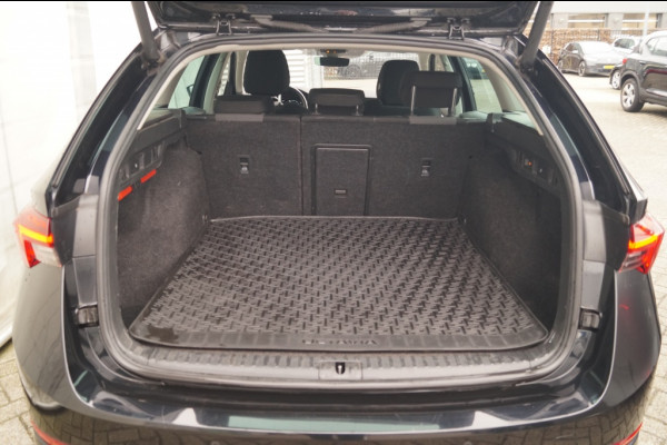 Škoda Octavia Combi 1.0 e-TSI 110pk DSG Business Edition Plus -NAVI-TREKHAAK-