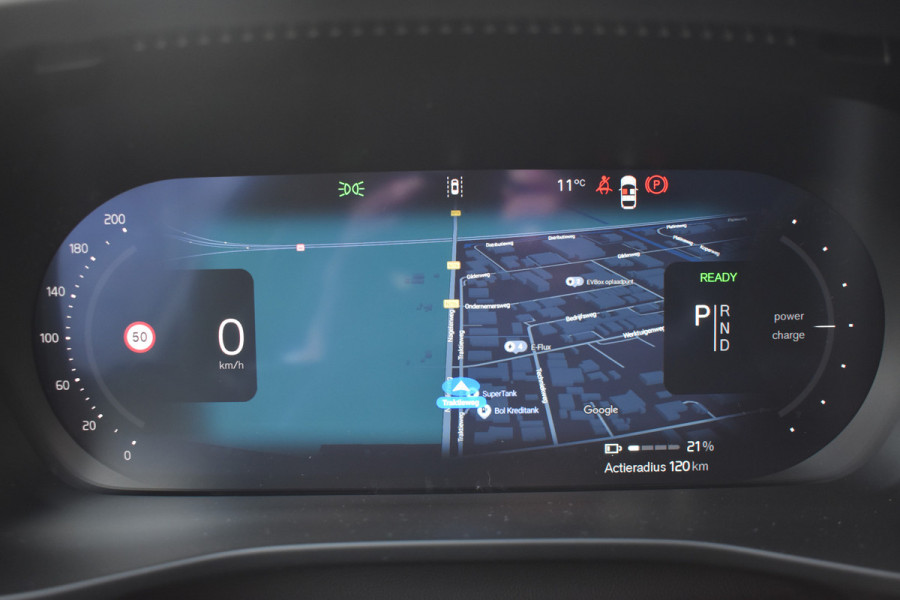 Volvo EX40 Extended Range 252PK Plus Black Ed. 82 kWh | Panodak | ACC | H&K | 20"LMV | Climate | Nubuck