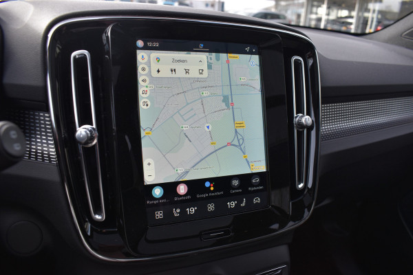 Volvo EX40 Extended Range 252PK Plus Black Ed. 82 kWh | Panodak | ACC | H&K | 20"LMV | Climate | Nubuck