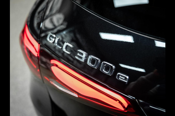 Mercedes-Benz GLC 300e 4MATIC AMG Line | Stoelverwarming | Burmester | Trekhaak | Comfort Stoelen |