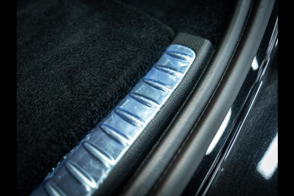 Mercedes-Benz GLC 300e 4MATIC AMG Line | Stoelverwarming | Burmester | Trekhaak | Comfort Stoelen |