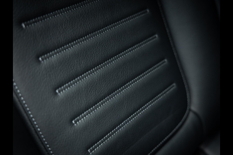 Mercedes-Benz GLC 300e 4MATIC AMG Line | Stoelverwarming | Burmester | Trekhaak | Comfort Stoelen |