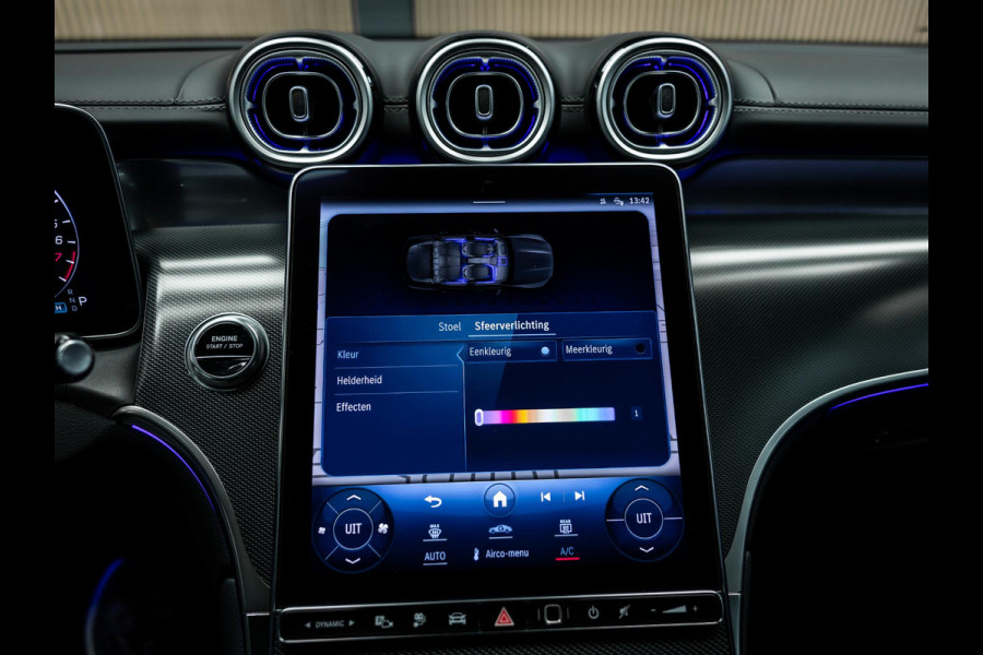 Mercedes-Benz GLC 300e 4MATIC AMG Line | Stoelverwarming | Burmester | Trekhaak | Comfort Stoelen |