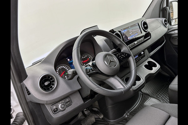 Mercedes-Benz Sprinter 319 1.9 CDI L2H1 Pro Stoelverwarming 3500kg trekhaak Distronic Navigatie BPM vrij