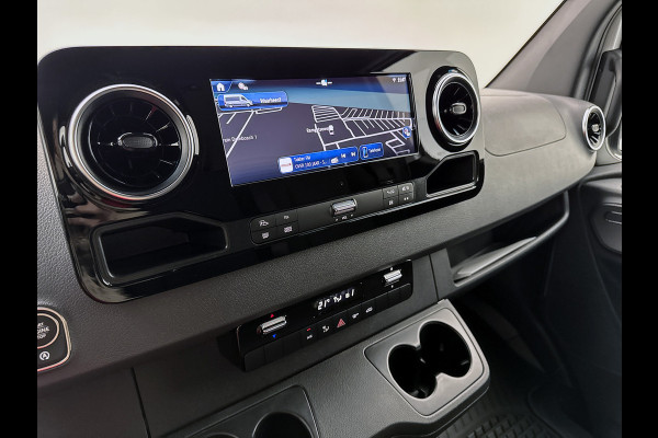 Mercedes-Benz Sprinter 319 1.9 CDI L2H1 Pro Stoelverwarming 3500kg trekhaak Distronic Navigatie BPM vrij