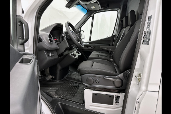 Mercedes-Benz Sprinter 319 1.9 CDI L2H1 Pro Stoelverwarming 3500kg trekhaak Distronic Navigatie BPM vrij