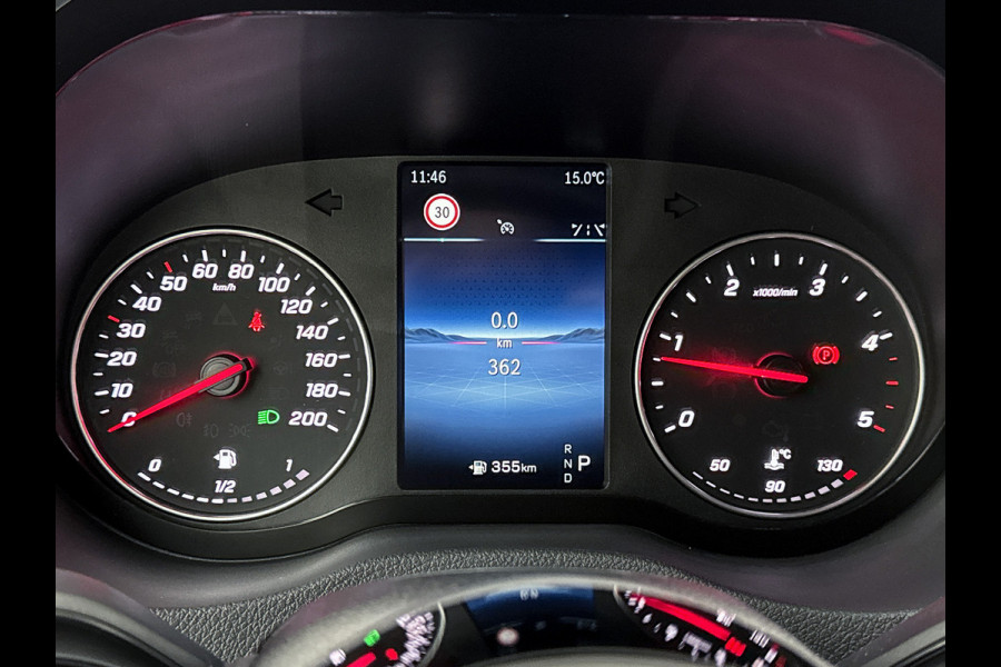 Mercedes-Benz Sprinter 319 1.9 CDI L2H1 Pro Stoelverwarming 3500kg trekhaak Distronic Navigatie BPM vrij