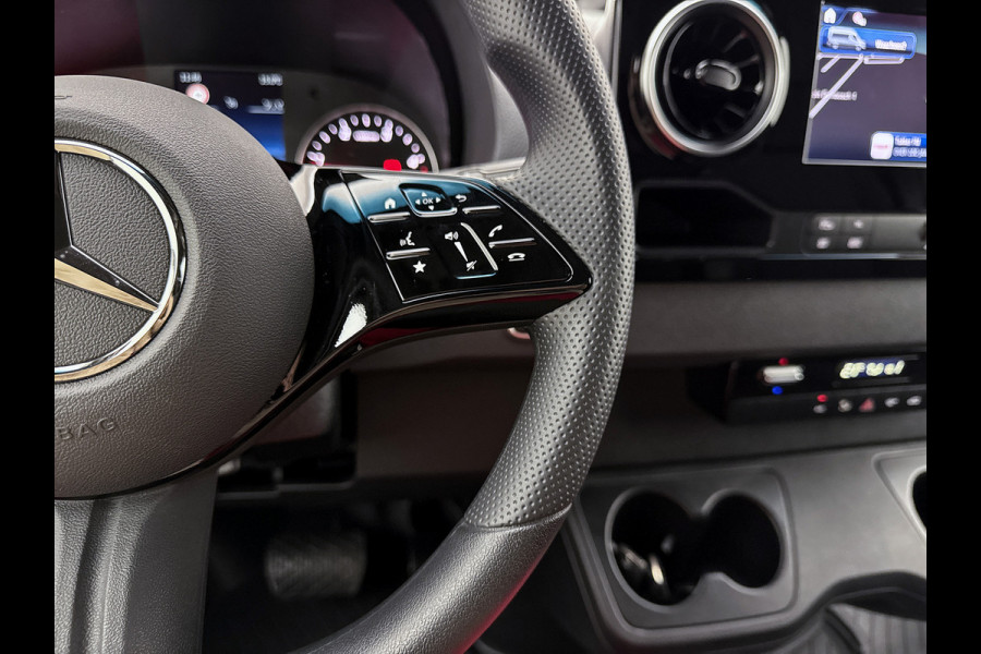 Mercedes-Benz Sprinter 319 1.9 CDI L2H1 Pro Stoelverwarming 3500kg trekhaak Distronic Navigatie BPM vrij