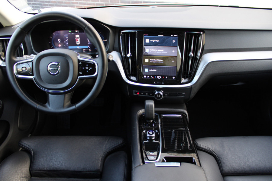 Volvo V60 2.0 T6 Plug-in hybrid AWD Plus Dark | Trekhaak | Adaptieve cruise | Memory | Camera