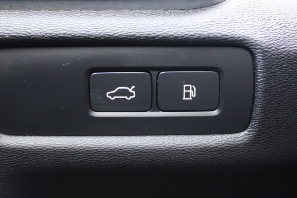 Volvo V60 2.0 T6 Plug-in hybrid AWD Plus Dark | Trekhaak | Adaptieve cruise | Memory | Camera