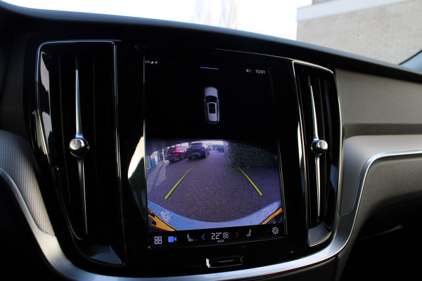 Volvo V60 2.0 T6 Plug-in hybrid AWD Plus Dark | Trekhaak | Adaptieve cruise | Memory | Camera