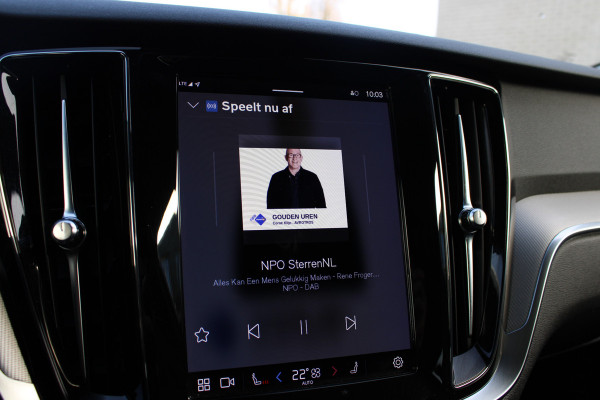 Volvo V60 2.0 T6 Plug-in hybrid AWD Plus Dark | Trekhaak | Adaptieve cruise | Memory | Camera