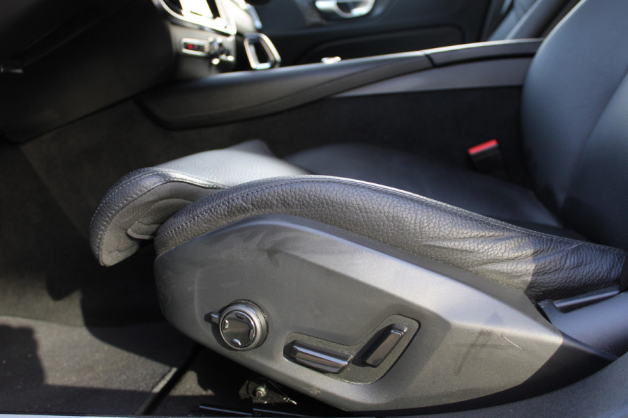 Volvo V60 2.0 T6 Plug-in hybrid AWD Plus Dark | Trekhaak | Adaptieve cruise | Memory | Camera