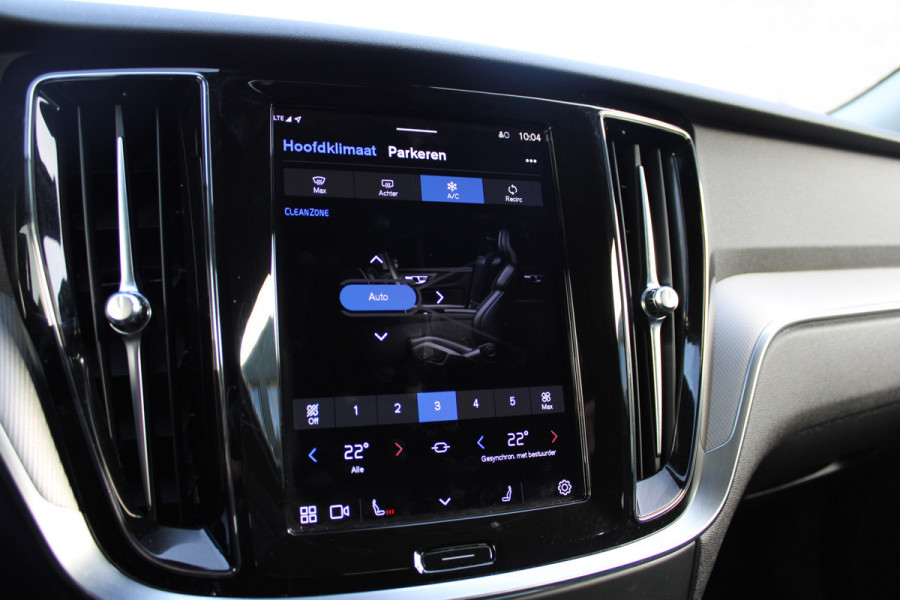 Volvo V60 2.0 T6 Plug-in hybrid AWD Plus Dark | Trekhaak | Adaptieve cruise | Memory | Camera
