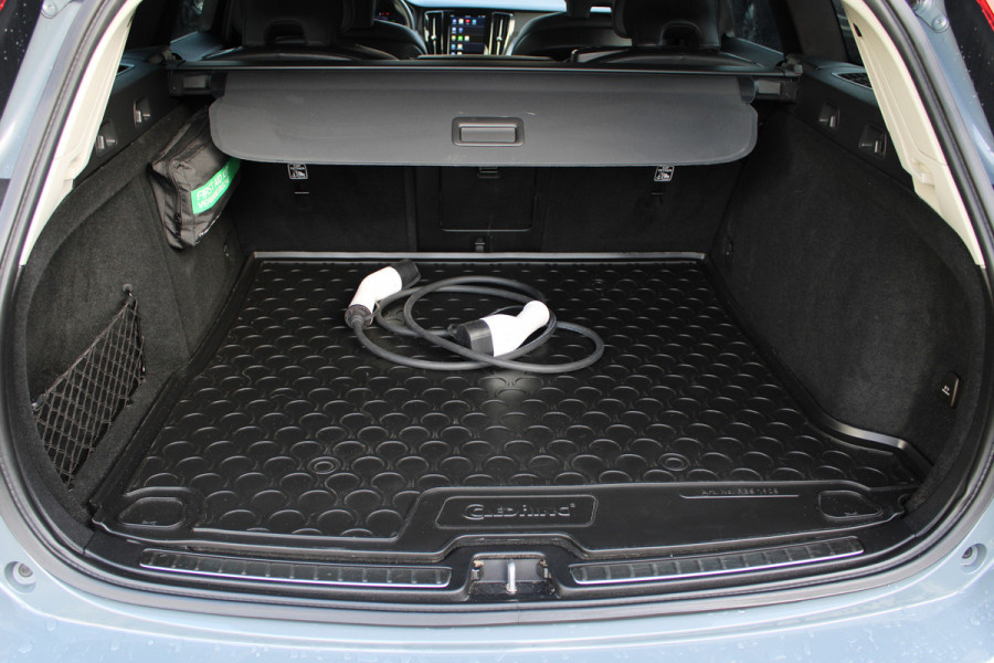 Volvo V60 2.0 T6 Plug-in hybrid AWD Plus Dark | Trekhaak | Adaptieve cruise | Memory | Camera