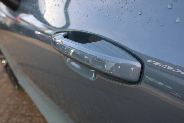 Volvo V60 2.0 T6 Plug-in hybrid AWD Plus Dark | Trekhaak | Adaptieve cruise | Memory | Camera